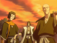 Ikkaku and Yumichika prepare to fight alongside Kenpachi.