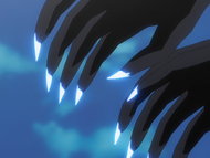 Grimmjow initiates Desgarrón, tipping his fingers with blue talons.