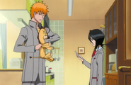 Ichigo removes Kon's pill.