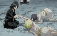 Rukia comforts Homura and Shizuku.