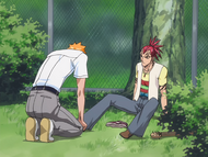 Ichigo relocates Renji to a secluded location after the latter shows up at his school.