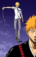 Shinji appears behind Ichigo with a Zanpakutō.