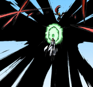 Ichigo tries to attack Aizen but he blocks the attack with Millón Escudo.