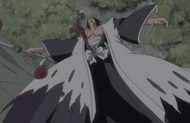 Kenpachi falls after being cut down by Kusaka.