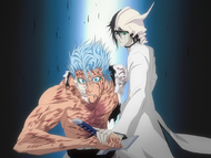 Ulquiorra prevents Grimmjow from releasing his Zanpakutō.