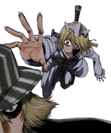 Wonderweiss Margela attacks Urahara from behind.