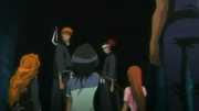 Ichigo y Renji dejando a los demás curarse