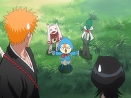 Ririn criticizes Rukia and Ichigo for standing too close.