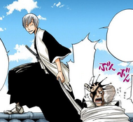 Gin ties up Kenpachi Zaraki to avoid a confrontation with Byakuya Kuchiki.