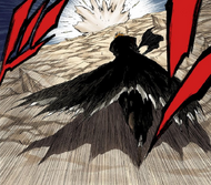 Ichigo rushes toward Aizen after Renji attacks him with Higa Zekkō.