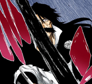 Yhwach is slashed vertically by Ichibē.