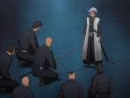 Hitsugaya meets with his subordinates.