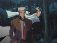 Byakuya moves behind Kariya with Shunpo.