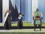 Ichigo, Ganju, and Hanatarō reach the top of the stairs.