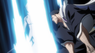 Isshin Kurosaki uses Getsuga Tenshō against Sōsuke Aizen.