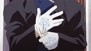 Dresden's Aufsaugen gloves.