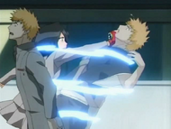  использует перчатку Гокон на 