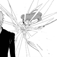 Aizen teleports behind Ichigo.