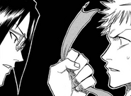 Урюу хватает красную нить Ичиго.