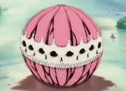 Zommari überlebt Byakuyas Bankai, indem er sch einkugelte.