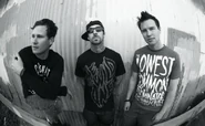 Blink 182.jpg (33 KB)