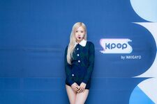 Rosé On The Ground Inkigayo 21.04.04