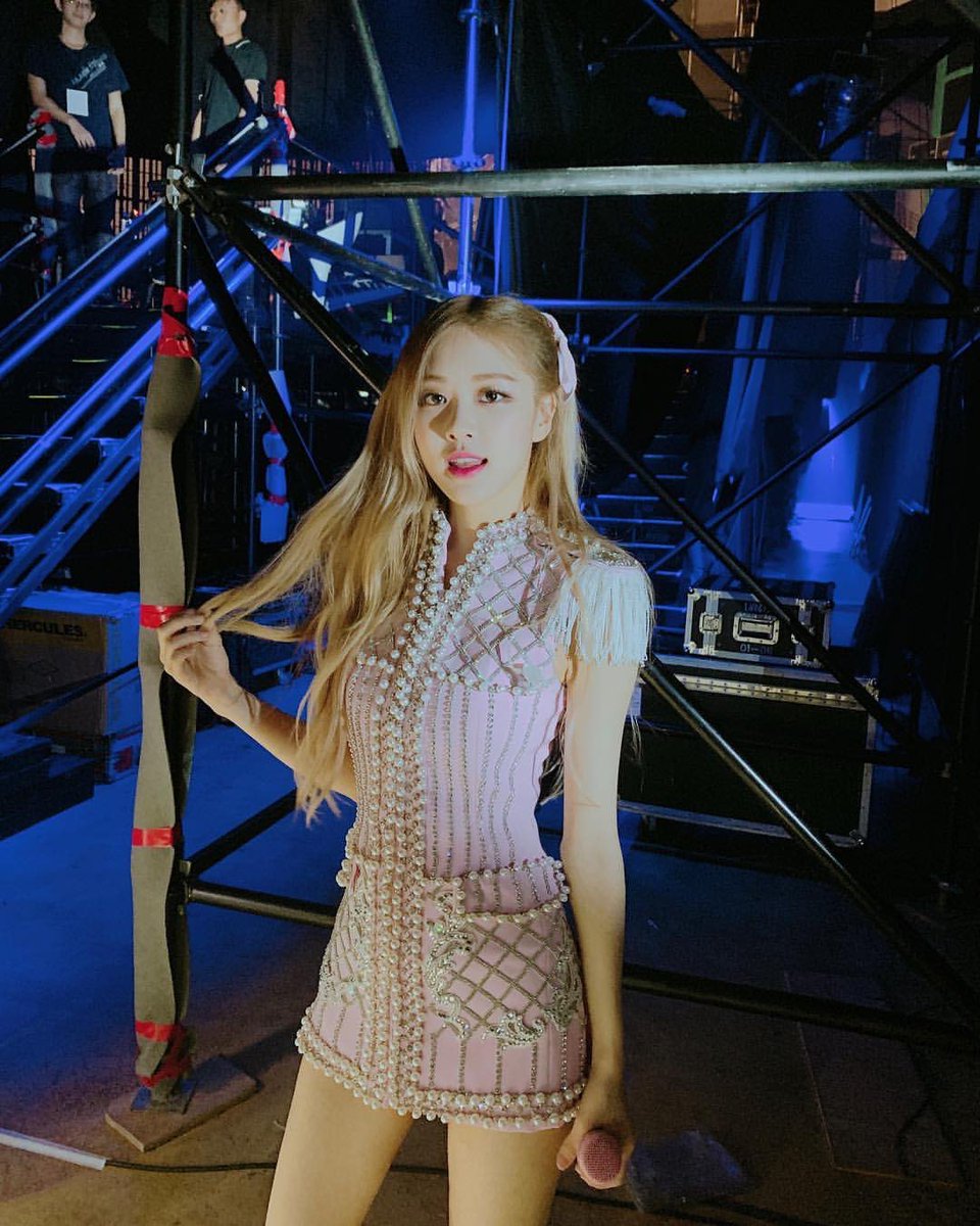 Rosé Blackpink fashion  Blackpink fashion, Kpop fashion outfits, Fashion