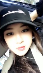 Chaeyoung in the car 4