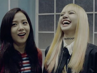 Jisoo and Lisa laughing