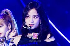 Jisoo Ddu-Du Ddu-Du Inkigayo 180708 1