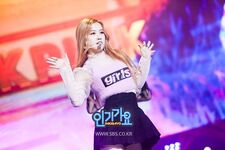 Rosé Playing With Fire Inkigayo 161113