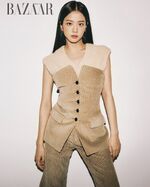 Jisoo Harper's Bazaar Korea December 2021 6