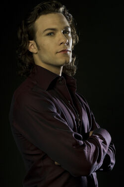 Kyle Schmid (tvs - Blood Ties) -