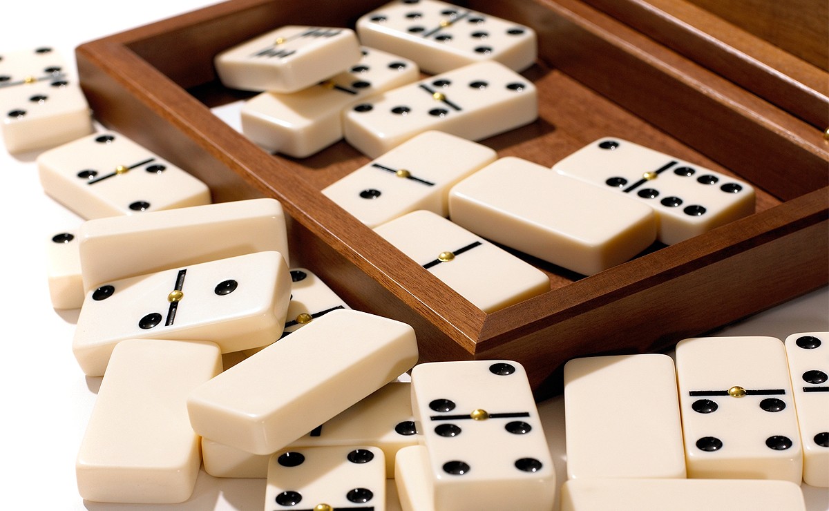 Domino, Rules, Variations & History