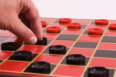 Play free online 2-player Checkers