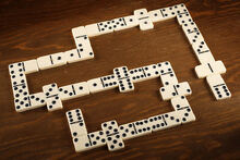 Dominoes, Board Game