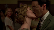 Richard-Harrow-gets-kissed