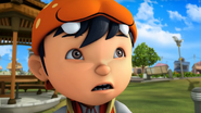 BoBoiBoy fokus dengar cerita hantu