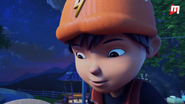 BoBoiBoy sedang mengelap meja