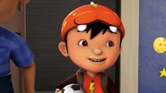 Boboiboy Senyum Lihat Ke Kamar nya