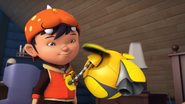 BoBoiBoy pandang Ochobot