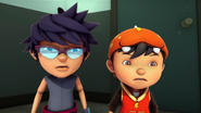 Fang dan BoBoiBoy mendengar