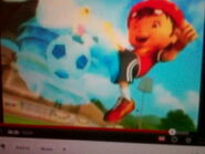 Boboiboy tanah dengan baju bola