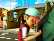 Vlcsnap-2012-09-09-15h49m30s83.png (187 KB) The postman after eating Yaya's biscuits