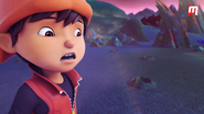 BoBoiBoy melihat ke lubang-lubang uap