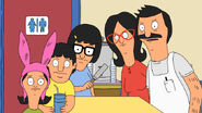 The Belchers fear a visit from a food critic.