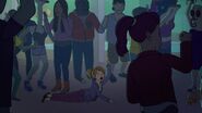 S3ep10-1031 GirlCroosh-2