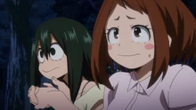 Tsuyu calming down a scared Ochaco.