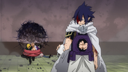 An exhausted Tamaki restrains Toya, Hojo, and Tabe.