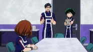 Izuku offers Ochaco a strategy to defeat Katsuki.